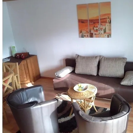 Abelia Gaestehaeuser *