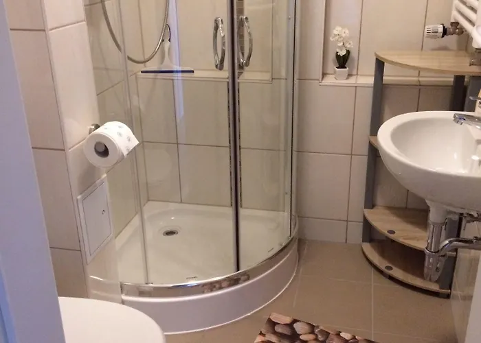 Abelia Gaestehaeuser *