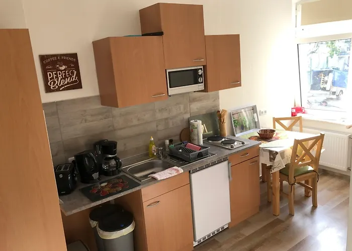 Abelia Gaestehaeuser *